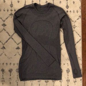 Lululemon Swiftly Tech Long Sleeve top - size 4